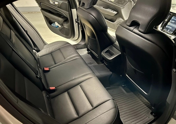 Volvo S60 cena 145000 przebieg: 77000, rok produkcji 2019 z Warszawa małe 277